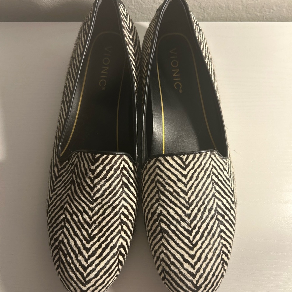 Vionic Women's Calf Hair Willa Slip On Flats Size 9 Loafers Supportive Luxe